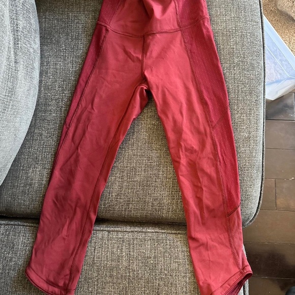 Lululemon red cropped leggings - Picture 6 of 6
